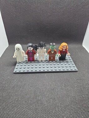 LEGO 31167 Haunted Mansion Minifigure Set Vampire Ghost Frankenstein Skeleton Wi